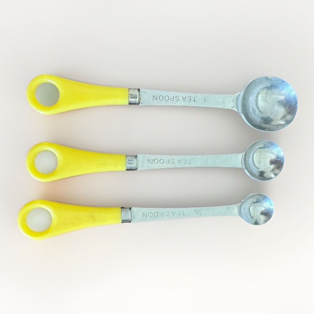 Set of 3 Vintage Stainless Steel Measuring Spoons with Plastic Handles